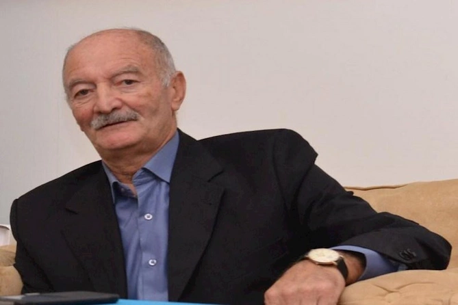 Məşhur yazıçı vəfat etdi —FOTO