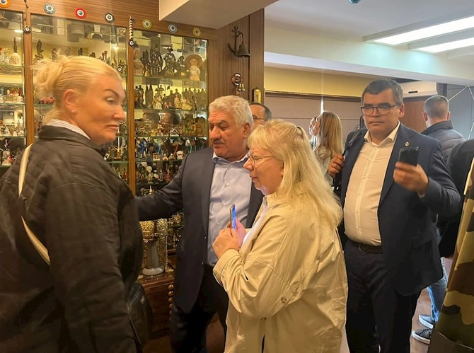 Vəkillər Kollegiyasının sədri İrkutsk əyalətinin Vəkillər Palatasının nümayəndə heyəti ilə görüşüb — FOTOLAR Vəkillər Kollegiyasının sədri İrkutsk əyalətinin Vəkillər Palatasının nümayəndə heyəti ilə görüşüb — FOTOLAR