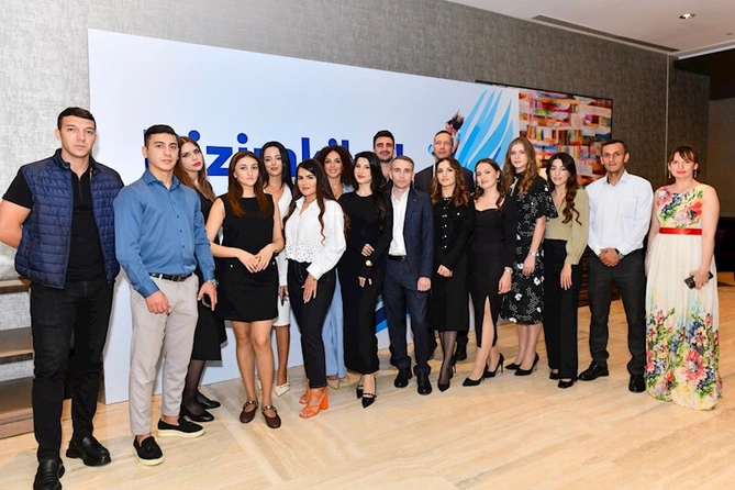 AZAL yarışlarda uğur qazanan əməkdaşlarını mükafatlandırıb — FOTOLAR AZAL yarışlarda uğur qazanan əməkdaşlarını mükafatlandırıb — FOTOLAR
