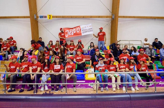 Veysəloğlunun 30 illik yubiley fəaliyyətləri çərçivəsində V-Cup adlı voleybol turniri yekunlaşdı — FOTOLAR