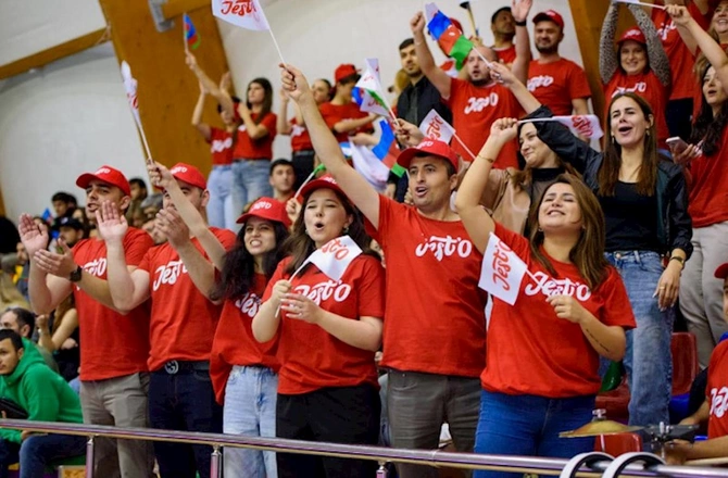 Veysəloğlunun 30 illik yubiley fəaliyyətləri çərçivəsində V-Cup adlı voleybol turniri yekunlaşdı — FOTOLAR