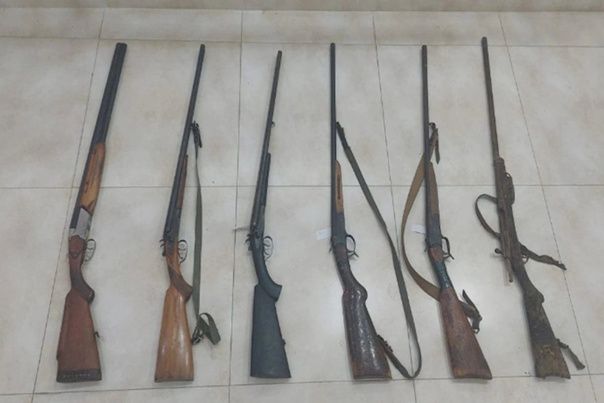 Ağcabədidə polis əməkdaşları tərəfindən 6 silah götürülüb
