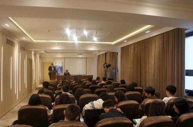 Tələbələr üçün süni intellekt mədəniyyəti mövzusunda tədbir — FOTOLAR
