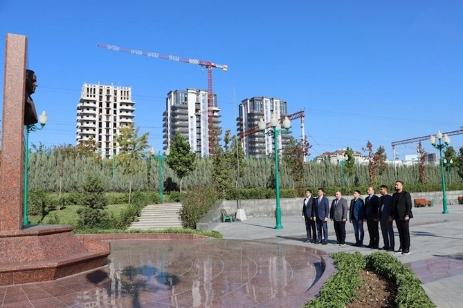 Özbəkistan-Azərbaycan: Gənclərin İpək Yolu İqlim Forumu öz işinə başladı — Daşkənddə (FOTOLAR)