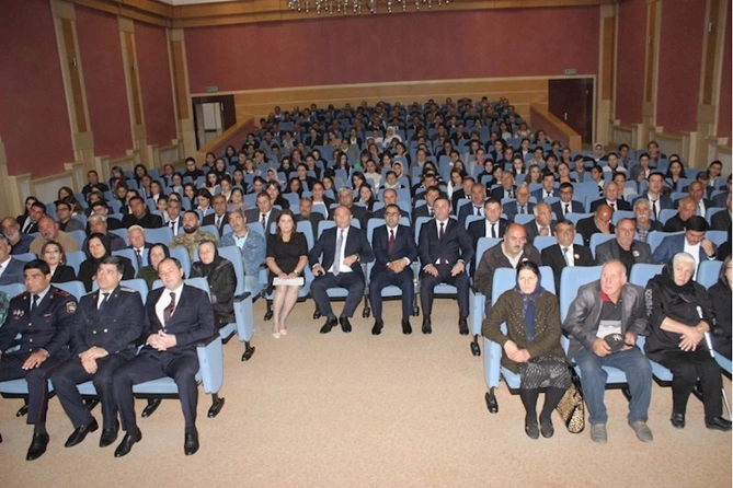Ordubad şəhidlərinə həsr olunan “Şəhidlər unudulanda ölürlər” sənədli filmi nümayiş olunub — FOTOLAR Ordubad şəhidlərinə həsr olunan “Şəhidlər unudulanda ölürlər” sənədli filmi nümayiş olunub — FOTOLAR