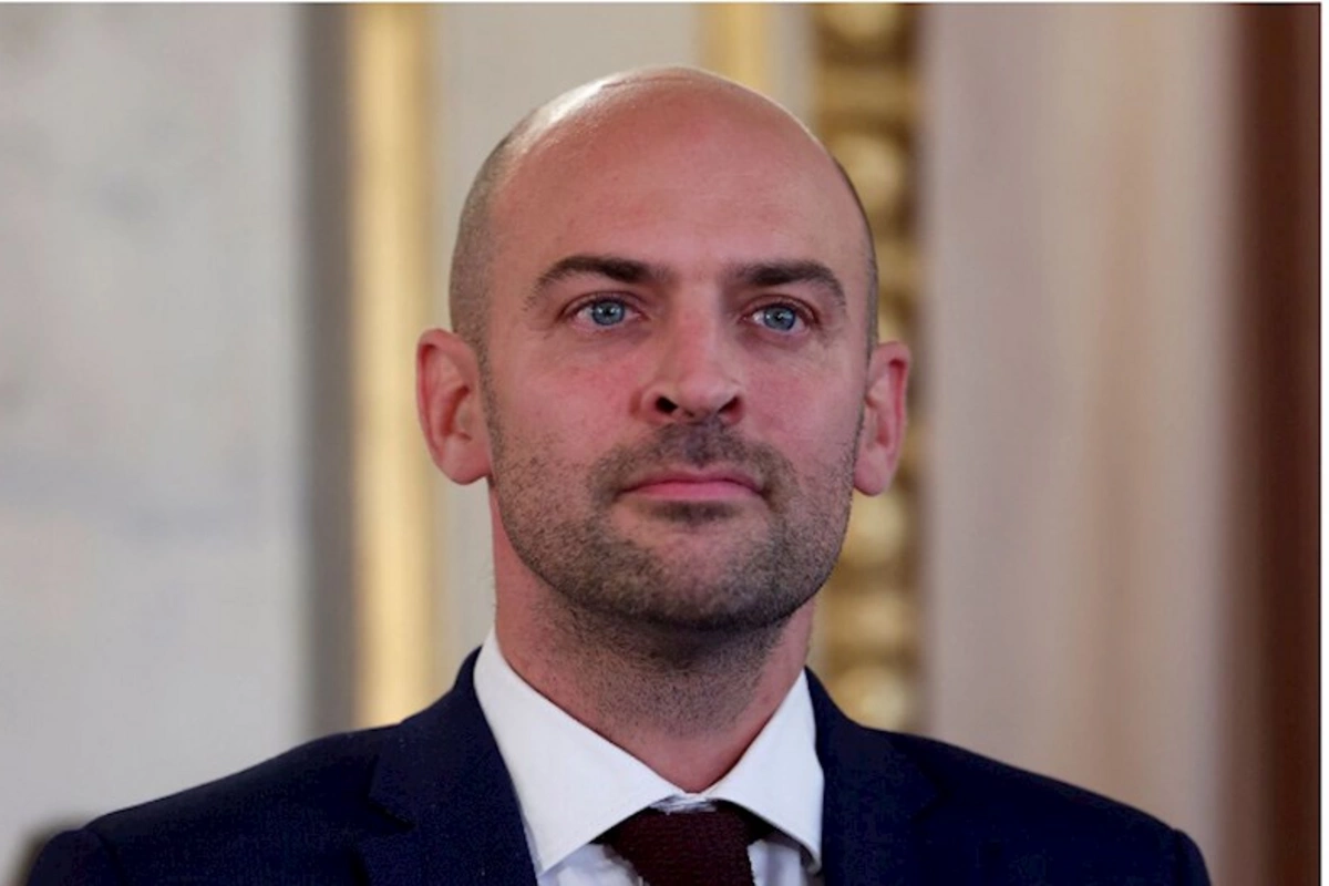 Fransa xarici işlər naziri Ukraynanı Parisin əsas prioriteti adlandırıb