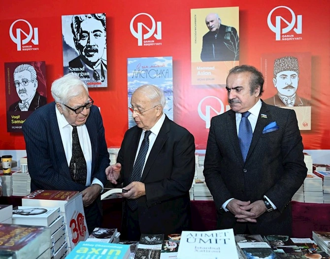 Paytaxtımızda X Beynəlxalq Kitab Sərgisi başlandı — FOTOLAR Paytaxtımızda X Beynəlxalq Kitab Sərgisi başlandı — FOTOLAR