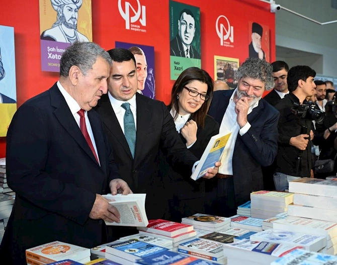 Paytaxtımızda X Beynəlxalq Kitab Sərgisi başlandı — FOTOLAR Paytaxtımızda X Beynəlxalq Kitab Sərgisi başlandı — FOTOLAR