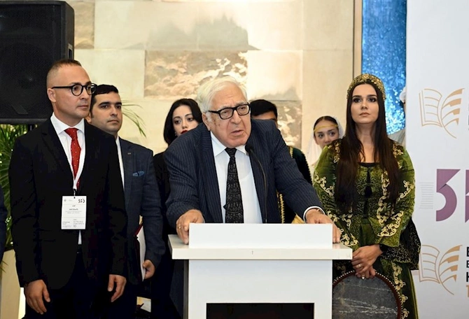 Paytaxtımızda X Beynəlxalq Kitab Sərgisi başlandı — FOTOLAR Paytaxtımızda X Beynəlxalq Kitab Sərgisi başlandı — FOTOLAR