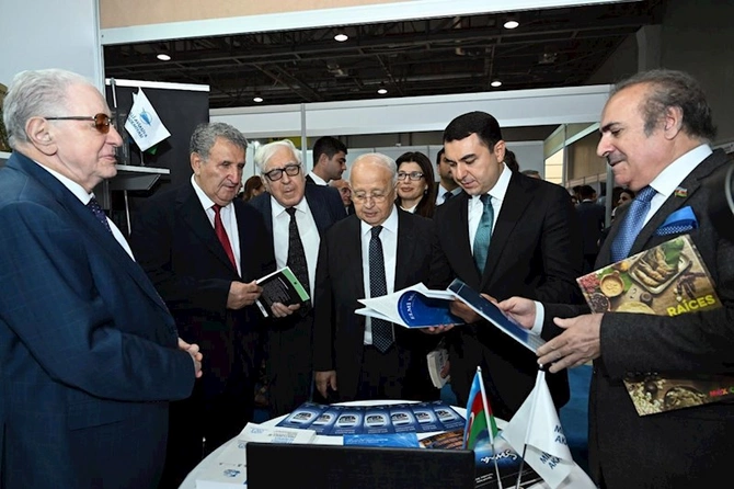 Paytaxtımızda X Beynəlxalq Kitab Sərgisi başlandı — FOTOLAR Paytaxtımızda X Beynəlxalq Kitab Sərgisi başlandı — FOTOLAR
