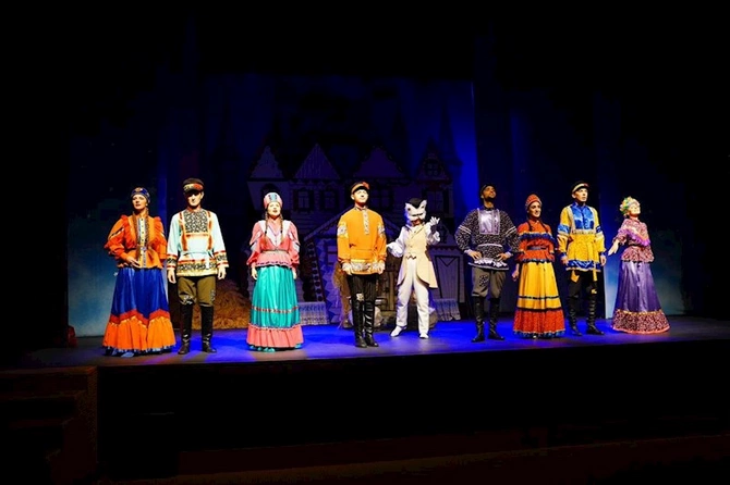 Akademik Rus Dram Teatrı Şəkidə qastrolda olub — FOTOLAR Akademik Rus Dram Teatrı Şəkidə qastrolda olub — FOTOLAR