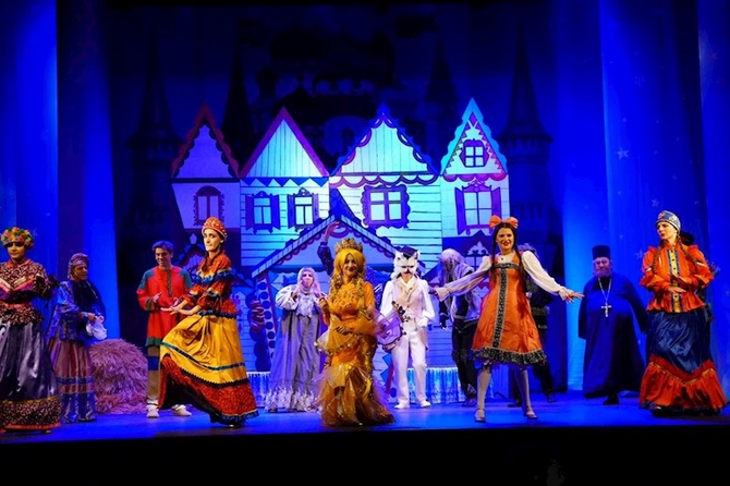Akademik Rus Dram Teatrı Şəkidə qastrolda olub — FOTOLAR Akademik Rus Dram Teatrı Şəkidə qastrolda olub — FOTOLAR