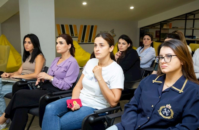 Yelo Bank əməkdaşları üçün önəmli sağlamlıq təlimi təşkil edib — FOTOLAR