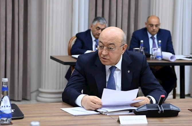 Baş nazir yağışın fəsadlarının aradan qaldırılmasına dair iclas keçirdi — Tapşırıqlar verildi (FOTOLAR)