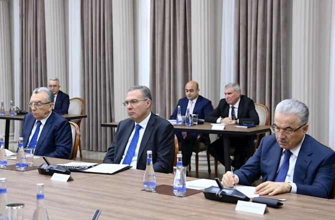 Baş nazir yağışın fəsadlarının aradan qaldırılmasına dair iclas keçirdi — Tapşırıqlar verildi (FOTOLAR)