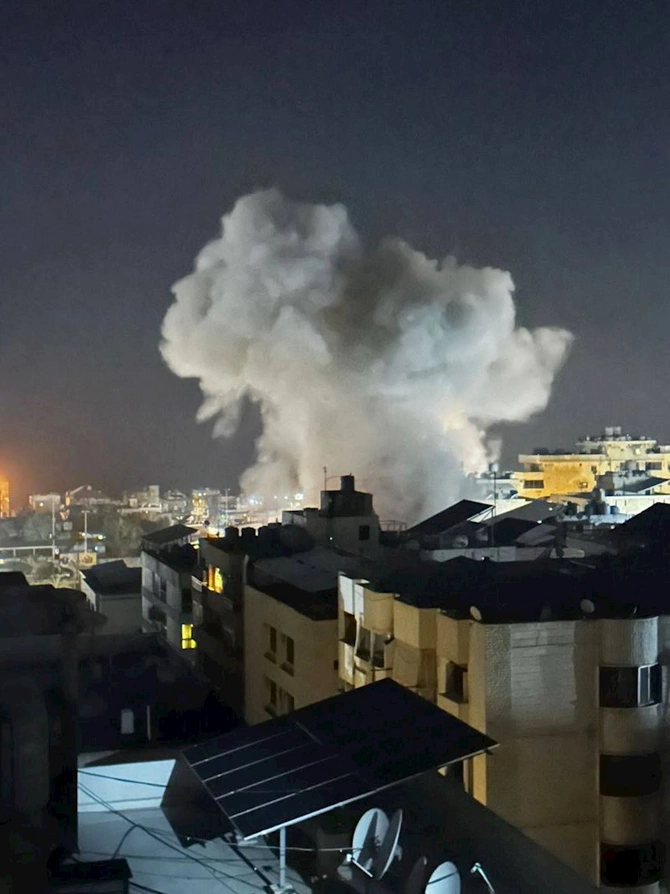 Beyrutda İran səfirliyinin yaxınlığına raket hücumu edildi — FOTOLAR