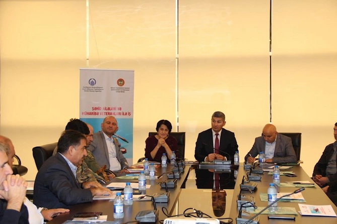 “Şəhid ailələri və müharibə veteranları ilə iş” layihəsi çərçivəsində yekun görüş keçirilib — FOTOLAR