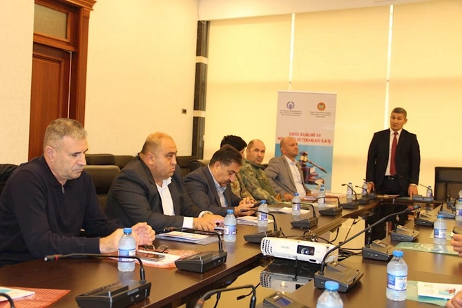 “Şəhid ailələri və müharibə veteranları ilə iş” layihəsi çərçivəsində yekun görüş keçirilib — FOTOLAR