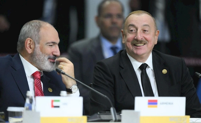 İlham Əliyev Paşinyanla BRİCS Sammitində söhbət etdi — VİDEO/FOTOLAR