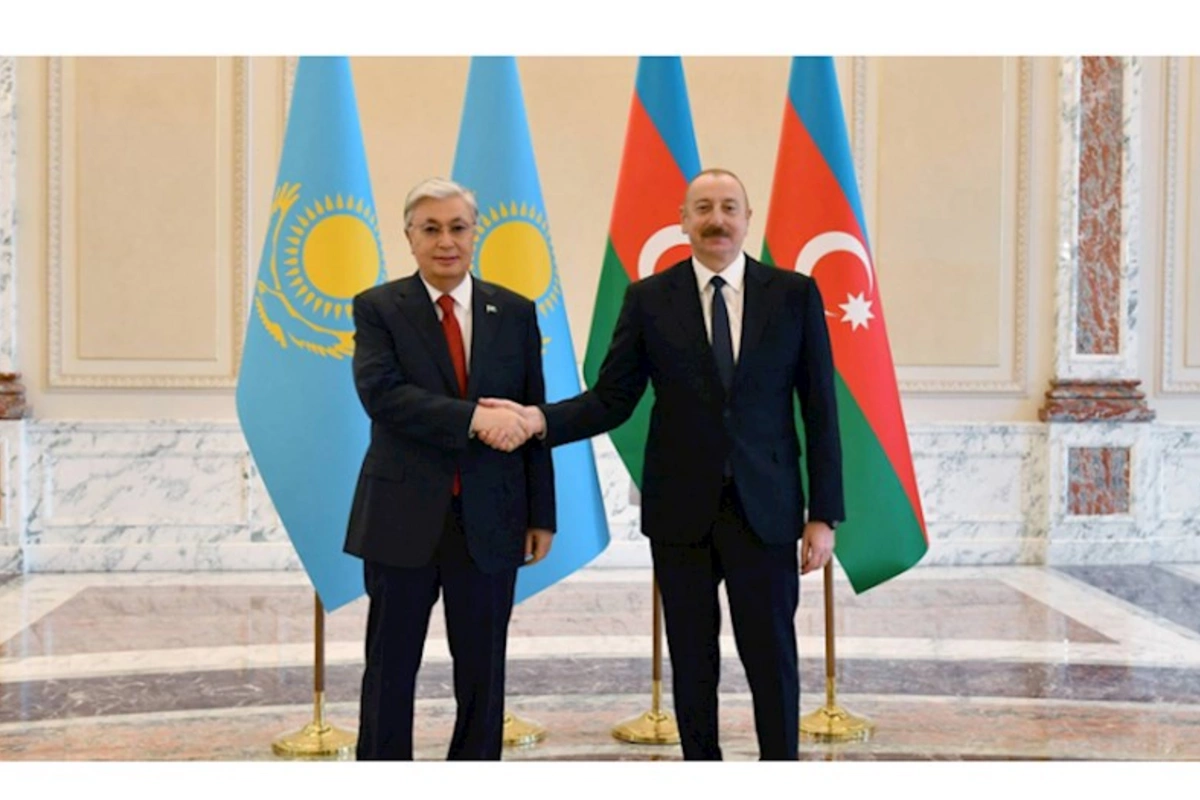 İlham Əliyev Tokayevi təbrik etdi