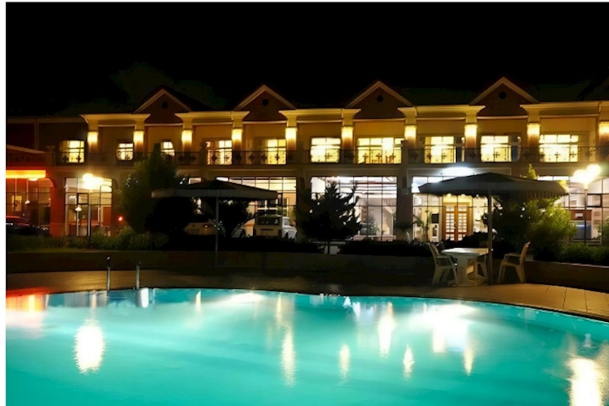 Bakıda güclü yanan obyekt məşhur hotel imiş — FOTOLAR
