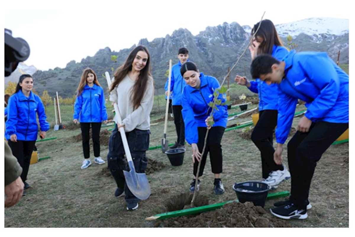 Leyla Əliyeva ağacəkmə aksiyasında — FOTOLAR