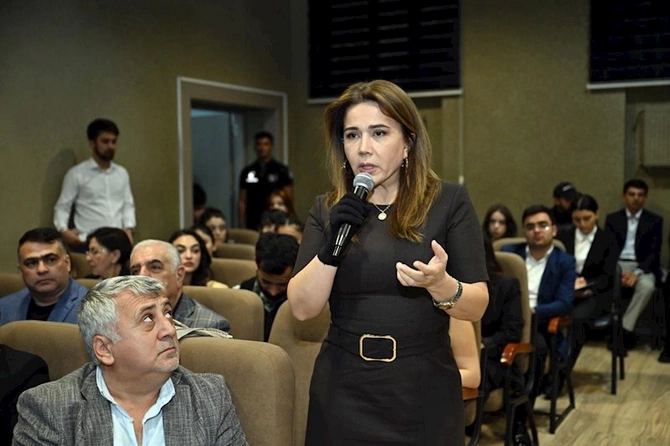 Adil Kərimli Mədəniyyət və İncəsənət Universitetinin kollektivi ilə görüşüb — FOTOLAR