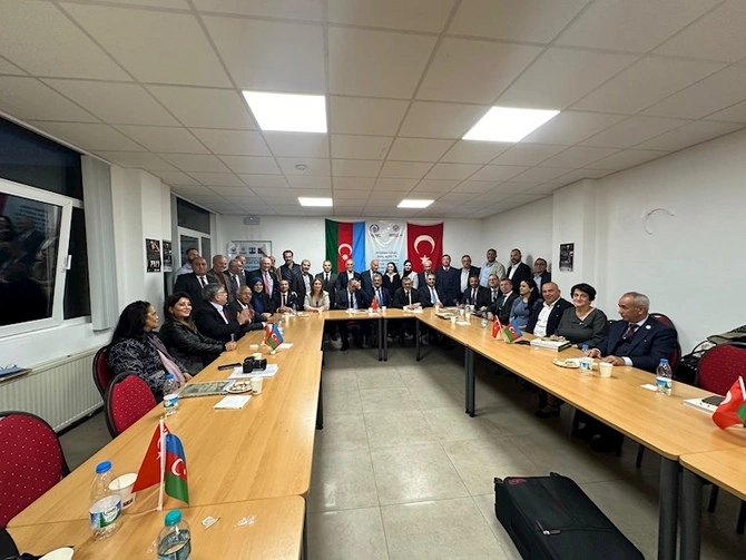 Brüsseldə Qərbi Azərbaycana qayıdışla bağlı izdihamlı tədbir keçirildi — FOTOLAR Brüsseldə Qərbi Azərbaycana qayıdışla bağlı izdihamlı tədbir keçirildi — FOTOLAR