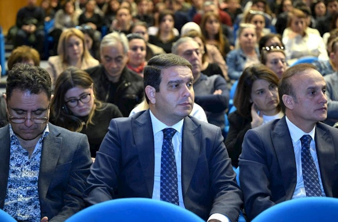 Mədəniyyət naziri Akademik Opera və Balet Teatrının kollektivi ilə görüşüb — FOTOLAR Mədəniyyət naziri Akademik Opera və Balet Teatrının kollektivi ilə görüşüb — FOTOLAR