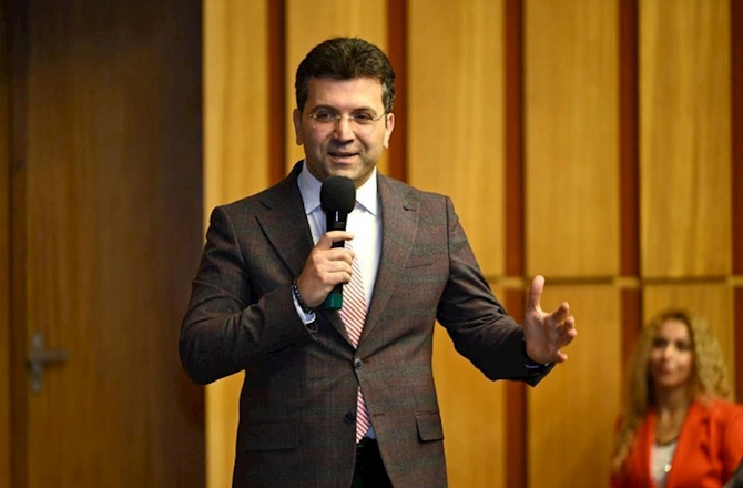 Mədəniyyət naziri Akademik Opera və Balet Teatrının kollektivi ilə görüşüb — FOTOLAR Mədəniyyət naziri Akademik Opera və Balet Teatrının kollektivi ilə görüşüb — FOTOLAR