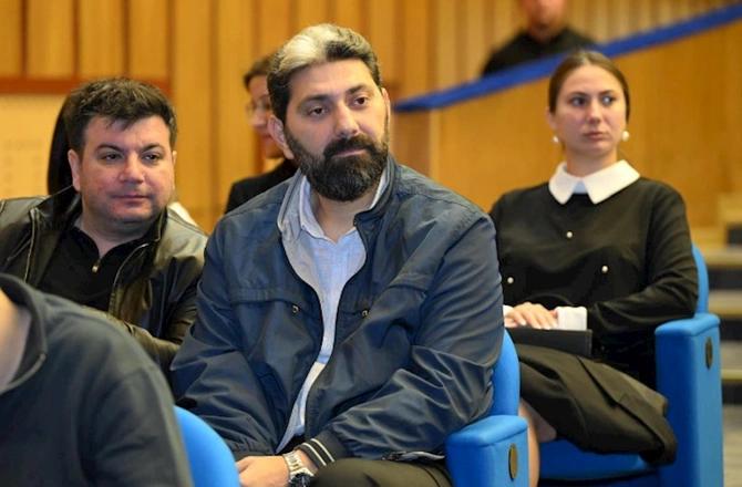 Mədəniyyət naziri Akademik Opera və Balet Teatrının kollektivi ilə görüşüb — FOTOLAR Mədəniyyət naziri Akademik Opera və Balet Teatrının kollektivi ilə görüşüb — FOTOLAR