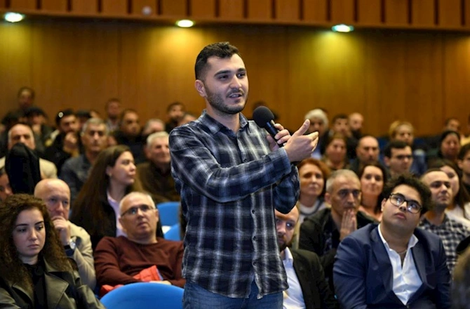 Mədəniyyət naziri Akademik Opera və Balet Teatrının kollektivi ilə görüşüb — FOTOLAR Mədəniyyət naziri Akademik Opera və Balet Teatrının kollektivi ilə görüşüb — FOTOLAR