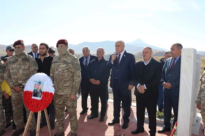 Deputat Vüqar Rəhimzadə şəhidin anım mərasimində iştirak edib — FOTOLAR