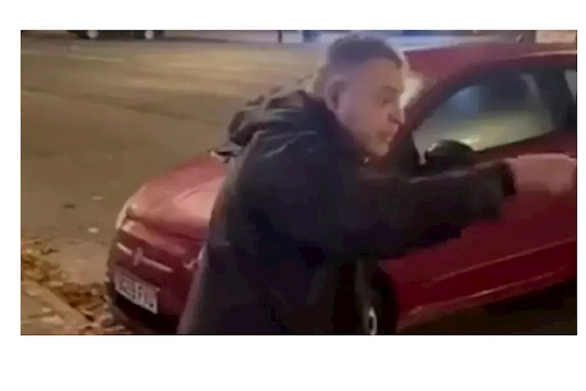 Millət vəkili küçədə adam döydü — Partiyasından qovulacaq (VİDEO)