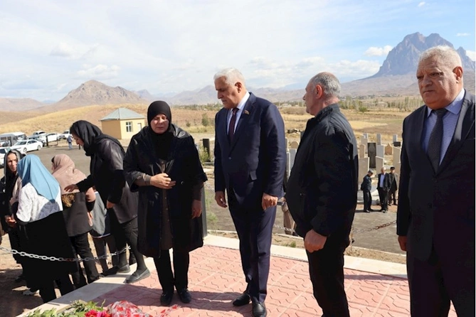 Deputat Vüqar Rəhimzadə şəhidin anım mərasimində iştirak edib — FOTOLAR