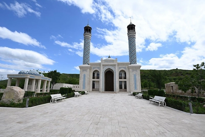 Azərbaycanın işğaldan azad edilmiş ərazilərində hazırda təqribən 30 min nəfər yaşayır —TƏHLİL (FOTOLAR) Azərbaycanın işğaldan azad edilmiş ərazilərində hazırda təqribən 30 min nəfər yaşayır —TƏHLİL (FOTOLAR)