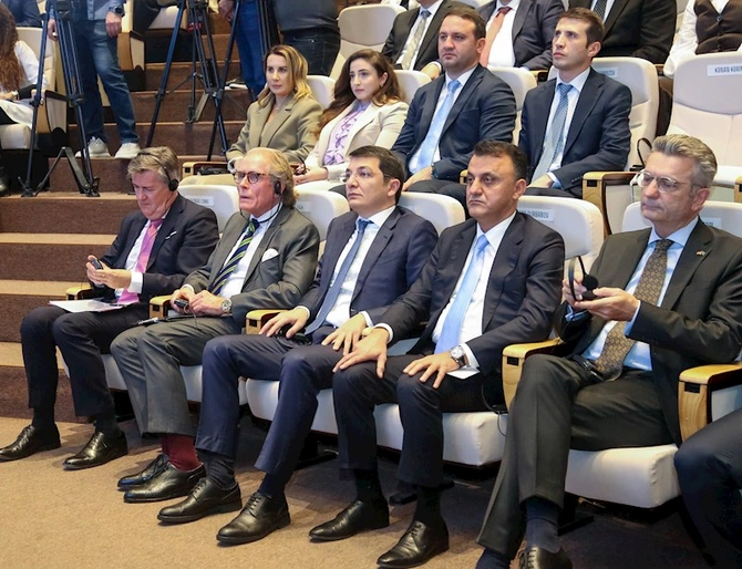 Azərbaycan səhiyyəsi üçün bir ilk — Yeni Klinika Avropa brendinə çevrilir Azərbaycan səhiyyəsi üçün bir ilk — Yeni Klinika Avropa brendinə çevrilir