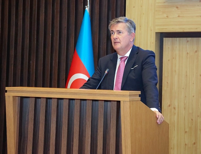 Azərbaycan səhiyyəsi üçün bir ilk — Yeni Klinika Avropa brendinə çevrilir Azərbaycan səhiyyəsi üçün bir ilk — Yeni Klinika Avropa brendinə çevrilir