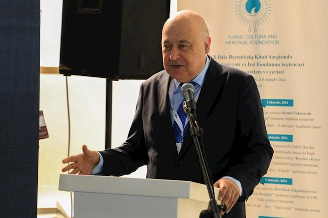 Görkəmli qazax yazıçısının kitabının təqdimatı olub — FOTOLAR Görkəmli qazax yazıçısının kitabının təqdimatı olub — FOTOLAR