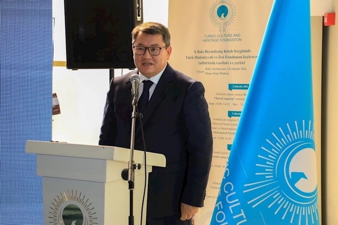 Görkəmli qazax yazıçısının kitabının təqdimatı olub — FOTOLAR Görkəmli qazax yazıçısının kitabının təqdimatı olub — FOTOLAR