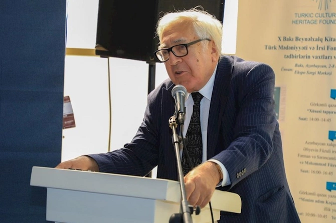 Görkəmli qazax yazıçısının kitabının təqdimatı olub — FOTOLAR Görkəmli qazax yazıçısının kitabının təqdimatı olub — FOTOLAR