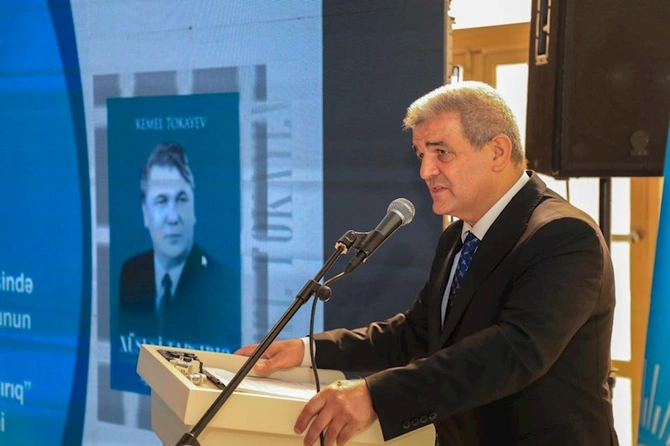Görkəmli qazax yazıçısının kitabının təqdimatı olub — FOTOLAR Görkəmli qazax yazıçısının kitabının təqdimatı olub — FOTOLAR