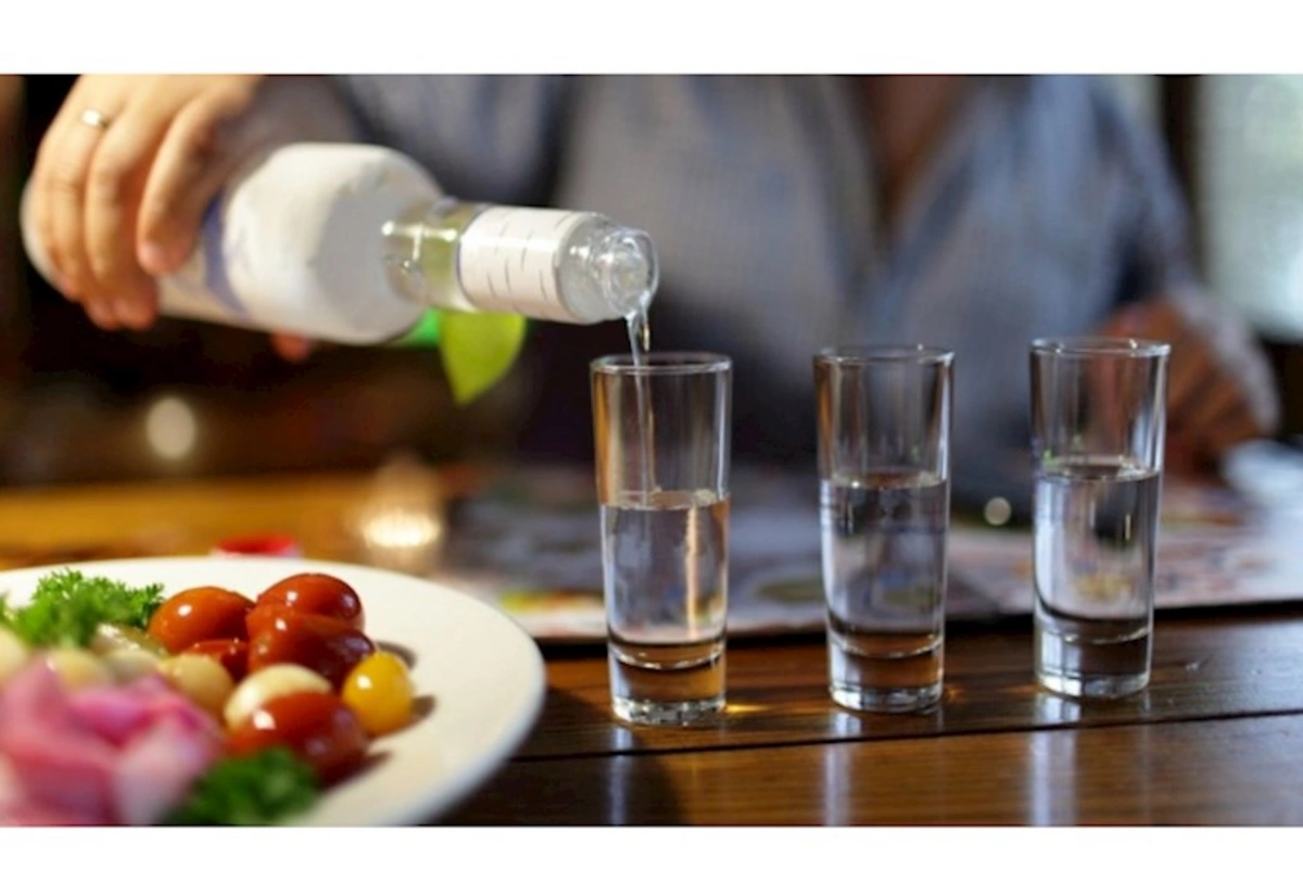 Azərbaycanlılar spirtli içkilərə çox pul xərcləməyə başlayıblar