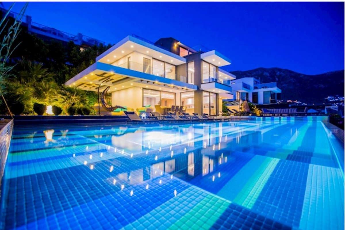 Kərim Abbasov villa aldı