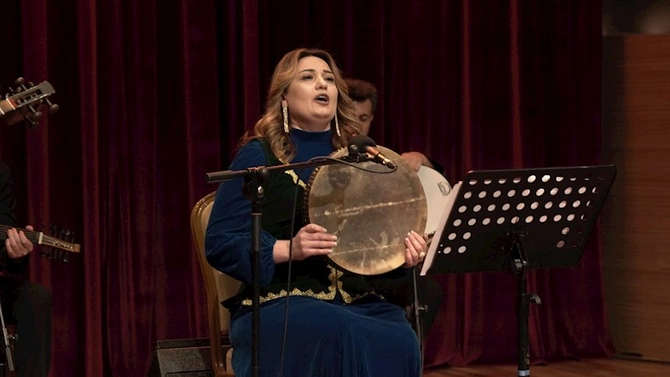 “Gəncədən Bakıya” layihəsində “Füzuli muğam dünyası” adlı konsert keçirildi — FOTOLAR “Gəncədən Bakıya” layihəsində “Füzuli muğam dünyası” adlı konsert keçirildi — FOTOLAR
