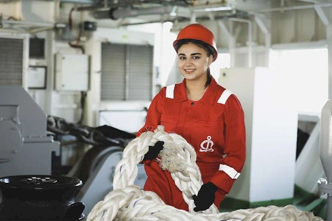 Dənizçi Nuranə Əkbərzadə: ”Bu peşəni seçmişəmsə, yolum dənizlərdən keçməlidir” — FOTOLAR
