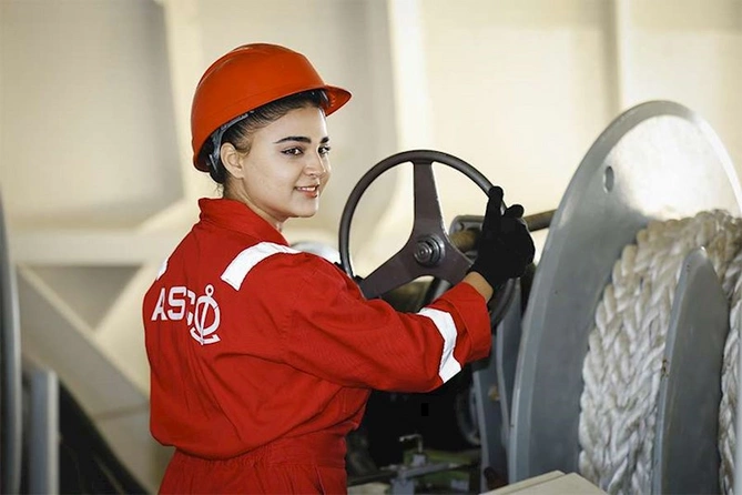 Dənizçi Nuranə Əkbərzadə: ”Bu peşəni seçmişəmsə, yolum dənizlərdən keçməlidir” — FOTOLAR