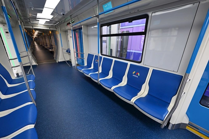 Prezident yeni nəsil metro qatarlarına baxış keçirdi — YENİLƏNDİ (FOTOLAR)