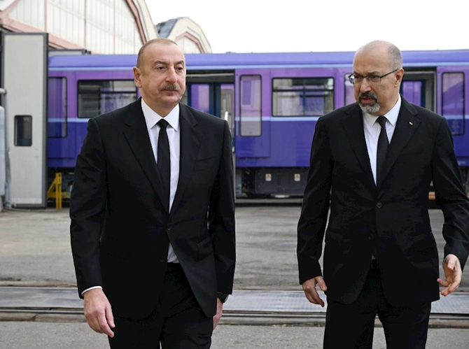 Prezident yeni nəsil metro qatarlarına baxış keçirdi — YENİLƏNDİ (FOTOLAR)