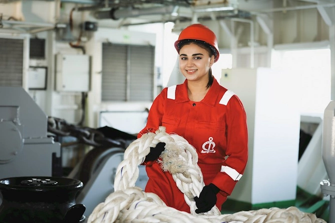 Dənizçi Nuranə Əkbərzadə: ”Bu peşəni seçmişəmsə, yolum dənizlərdən keçməlidir” — FOTOLAR